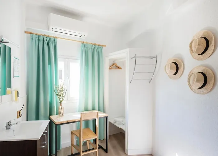 Forenna (adults Only) Hostel *