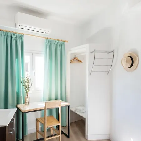 Forenna (adults Only) Hostel *