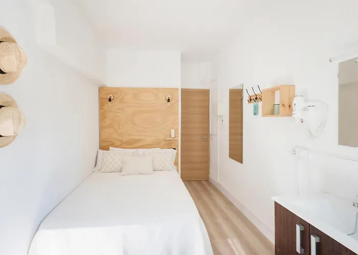 Forenna (adults Only) Hostel